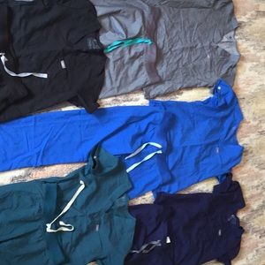 COPY - FIGS SCRUB set $45 . Black